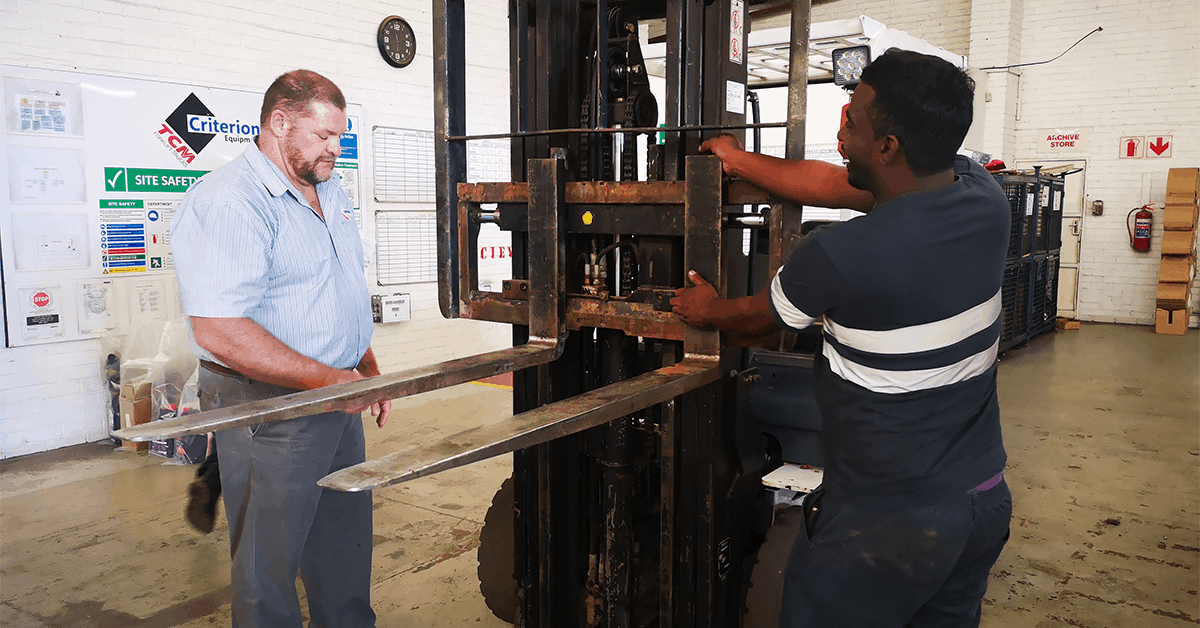 How to Inspect Forklift Forks and When to Replace Them